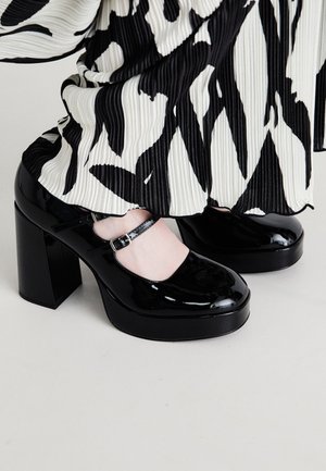 CABERNET - Scarpe con plateau - black