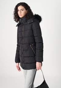 Vero Moda Tall VMWILMA JACKET - Vinterjakke - black