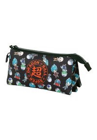 Trousse noire avec fermeture éclair, ornée d'impressions colorées de personnages de Dragon Ball, avec des accents verts et un logo rouge bien visible.