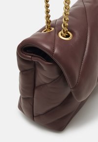 Pinko LOVE PUFF CLASSIC - Schoudertas - cioccolato amaro/antique gold
