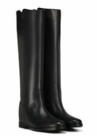 Zwarte leren kniehoog laarzen met een elegant ontwerp, ronde neus, platte zool en subtiele stikdetails langs de schacht.