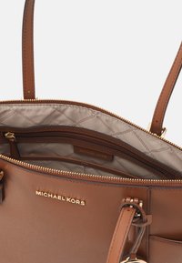 MICHAEL Michael Kors JET ITEM TOTE - Rankinė - luggage