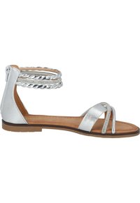 Silberne metallische Sandalen mit minimalistischem Design, Knöchelriemen mit geflochtenen Akzenten, offener Zehenpartie und flacher Sohle für hohen Komfort.