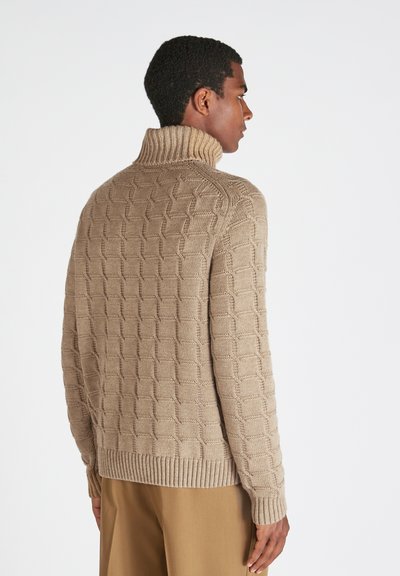 Maglione beige a collo alto in maglia con un motivo a blocchi strutturato, colletto e polsini a coste, e una vestibilità comoda, mostrato da dietro.