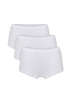 Tre mutandine bianche semplici senza cuciture in stile boyshort disposte in fila sfalsata su sfondo bianco.