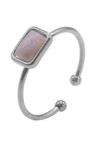 Bracciale in argento con una pietra rettangolare di quarzo rosa, con una finitura liscia, forma curvata e estremità sferiche alle aperture.