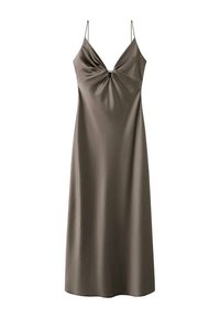 Vestido marrón sin mangas con un profundo escote en V, detalle de torsión recogida en el centro y una silueta fluida hecha de tela suave y ligera.
