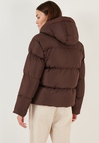 LELA REGULAR FIT - Žieminė striukė - brown