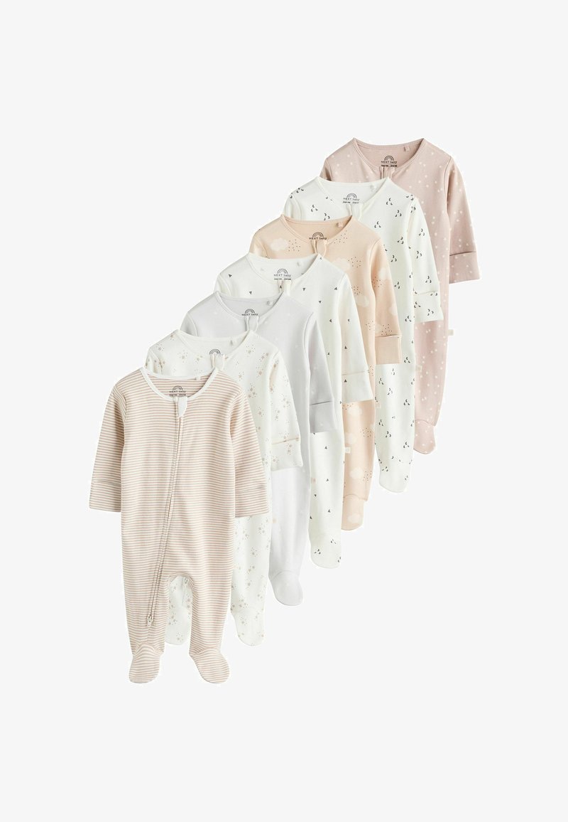 Sette tutine per neonati a maniche lunghe in colori pastello delicati e fantasie, disposte in una fila verticale leggermente sovrapposta.