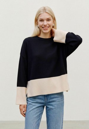 Vero Moda, KNITTED PULLOVER VMSILJE KNITTED PULLOVER - Pullover - black