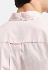 GANT RELAXED FIT HERITAGE  - Camisa - faded pink