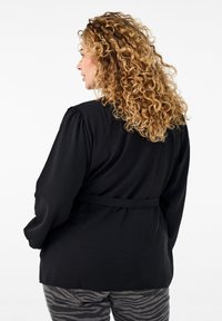 Zizzi WICKEL MIT BINDEBAND UND LANGEN ÄRMELN - Palaidinė - black
