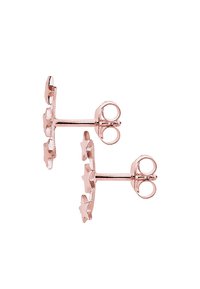 Boucles d'oreilles en forme d'étoile en or rose, avec plusieurs accents en forme d'étoile et une finition lisse. Fabriquées en métal avec une texture polie.