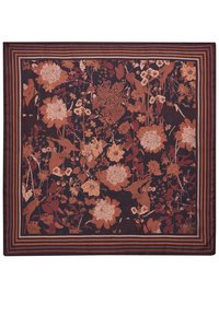 Bufanda floral con un fondo oscuro y patrones florales en tonos cálidos. Con un borde a rayas en colores complementarios.