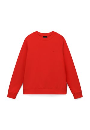 Rode trui met lange mouwen en ronde hals, met geribbelde manchetten en zoom, eenvoudig ontwerp met een klein subtiel logo op de borst.