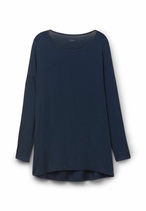 Camisa de manga larga azul marino con escote redondeado, corte relajado y dobladillo curvado. Tejido suave y liso sin patrones o acentos visibles.