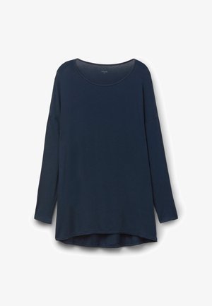 Chemise à manches longues bleu marine, avec un col arrondi, une coupe décontractée et un ourlet incurvé. Tissu doux et lisse sans motifs ni accents visibles.