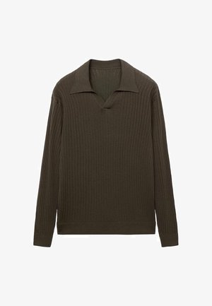 Pull en tricot côtelé vert olive foncé avec un col en V et des manches longues, présentant un col replié et une coupe décontractée.