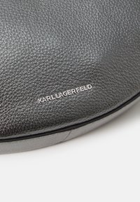 KARL LAGERFELD SOIREE HALF MOON - Borsa a mano - gunmetal