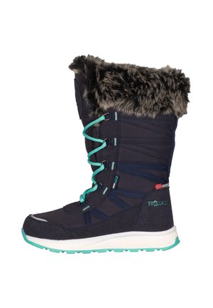 Kinder Winterstiefel in Navyblau mit türkisfarbenen Schnürsenkeln, Kunstfellmanschette, weißer Sohle und Trollkids-Logo mit norwegischer Flagge an der Seite.