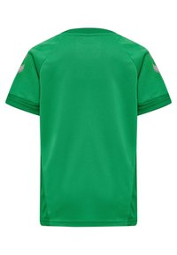 Groene sportshirt met korte mouwen, gemaakt van ademend materiaal. Heeft een gladde textuur met contrasterende grijze accenten op de schouders.
