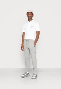 Jack & Jones JPSTGORDON JJSHARK   - Pantalones deportivos - light grey melange