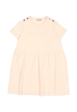 Vestitino rosa morbido con maniche corte, gonna arricciata, bottoni a pressione sulle spalle e nome del marchio ricamato con sobrietà sul petto.