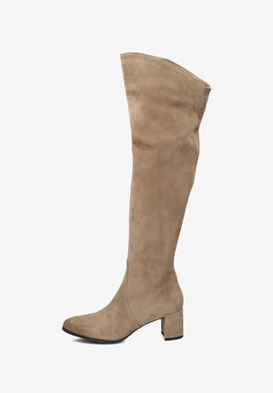 Beige suède over-the-knee laarzen met een ronde neus en een blokhak. Glad oppervlak met een hoge schacht en subtiele stiksels.