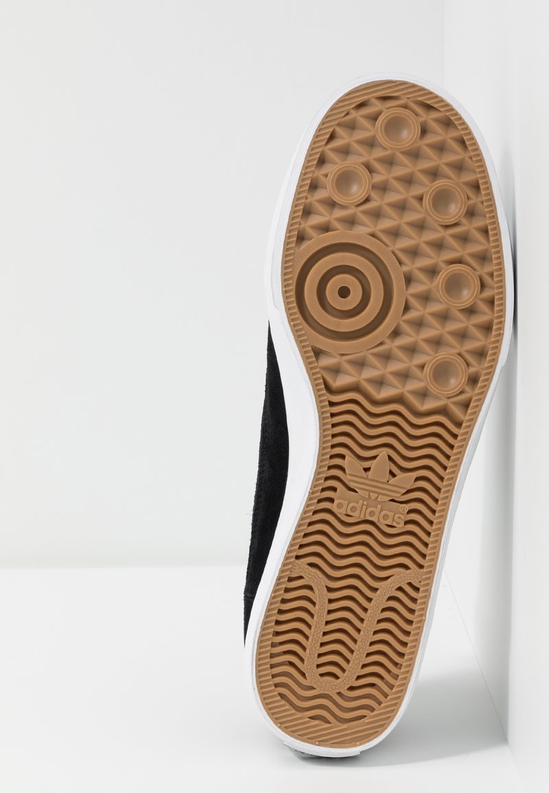 Eléctrico dirigir Irónico adidas Originals MATCHCOURT SLIP - Trainers - core black/footwear white/black - Zalando.co.uk Eléctrico dirigir Irónico adidas Originals MATCHCOURT SLIP - Trainers - core black/footwear white/black - Zalando.co.uk