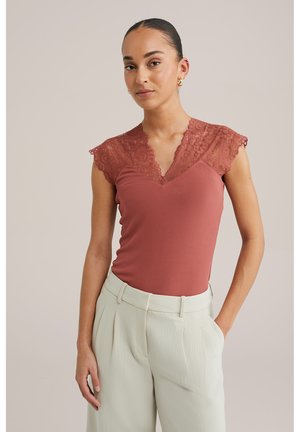 Print T-shirt - red