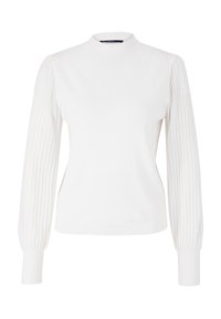 - Sweter