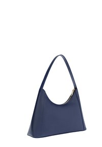 Granatowa skórzana torebka o zaokrąglonym topie i trójkątnym dnie. Posiada zamek błyskawiczny i pojedynczy pasek na ramię. Gładka faktura.