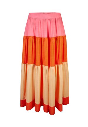 Jupe longue à volants avec des blocs de couleur horizontaux rose, orange, beige et rouge et un tissu froncé pour le volume.