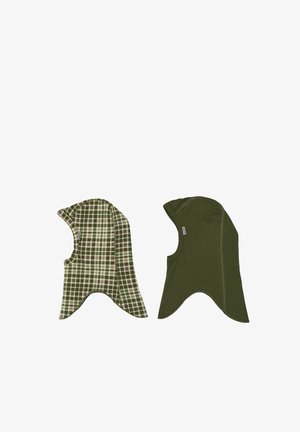 Deux cagoules pour enfants côte à côte ; l'une est à carreaux verts, l'autre unie vert olive avec des détails de couture.