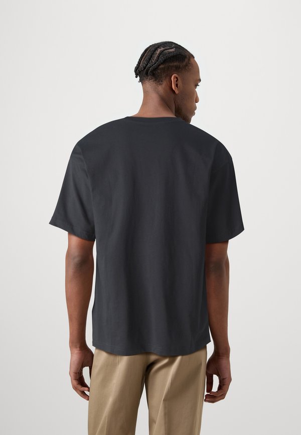 BOXT - Print T-shirt - 9xx4