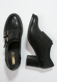 Pier One Nilkkurit - black