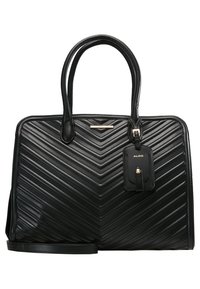 Sac à main en cuir noir avec couture chevron, poignées supérieures et petite étiquette attachée portant la mention ALDO, présenté sur fond blanc.
