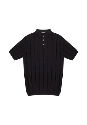Czarna koszulka polo z krótkim rękawem i kołnierzykiem, z pionowym prążkowanym wzorem oraz zapięciem na trzy guziki. Miękki materiał, zaokrąglony dół.