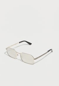 Selected, silver-coloured