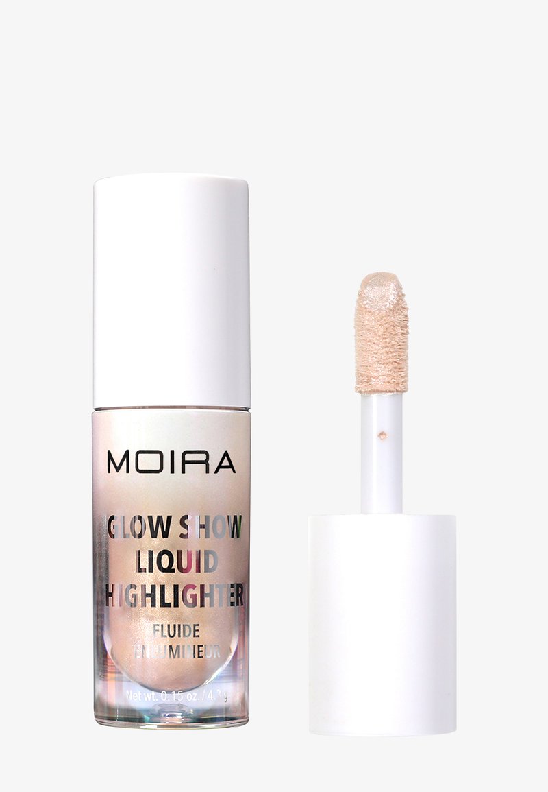Enlumineur liquide avec un bouchon blanc portant l'inscription « MOIRA Glow Show Liquid Highlighter » et une baguette applicatrice avec un produit beige.