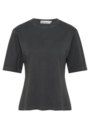 Tricou gri închis cu guler rotund, mâneci scurte și o croială lejeră. Fabricat dintr-un material moale cu o textură netedă. Design minimalist.