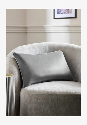 Next, 40X59CM MATTE VELVET CONTRAST PIPE - Dekokissen - grey