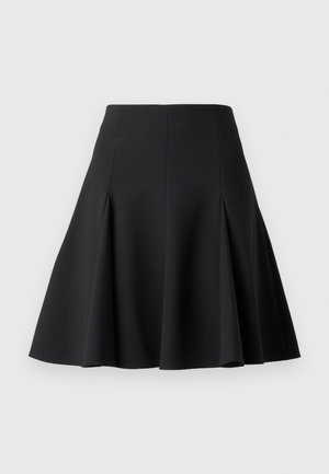 Černá rozšířená sukně z hladkého materiálu. Obsahuje dobře padnoucí pas, sklady a délku ke kolenům. Jednoduchý design bez ozdob.