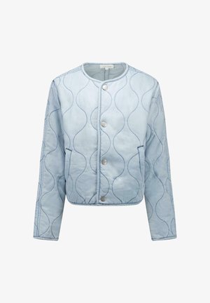Lichtblauw doorgestikt jack met een ronde hals, drukknopen, golvend stikselpatroon en zijzakken.