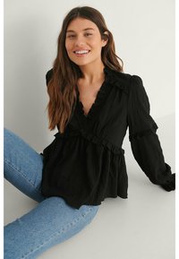 NA-KD Bluse - black