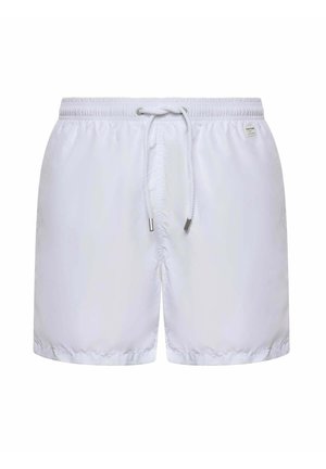 Short de bain blanc avec taille élastique et cordon ajustable, avec une petite étiquette sur le côté droit près de la taille.