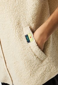 Pieces PCKATTY - Vest - birch