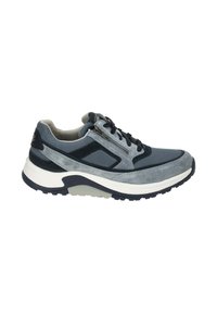 Heren sportieve schoenen in tinten van blauw en grijs, met een mix van suede en mesh materialen, een gevoerd kraagje en een flexibele rubberen zool.