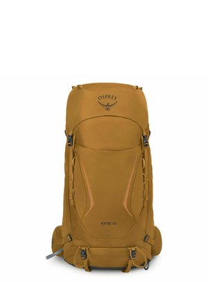 Ampio zaino da trekking Osprey Kyte 48 color senape, con molteplici scomparti e cinghie regolabili, mostrato frontalmente su sfondo bianco.
