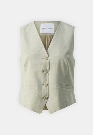 Hellgraue ärmellose Weste mit V-Ausschnitt, fünf Knopfverschlüssen und zwei Vordertaschen. Hergestellt aus einem glatten Stoff mit feiner Textur.